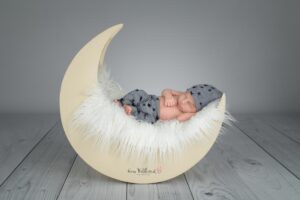 Newbornshooting, Newbornbaby, Newborn mit Mond